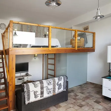 Caserío Leandro Iv * Tías